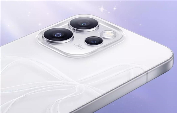 1.15mm OPPO最窄四等边直屏 OPPO Reno15 Pro发布:3699元起