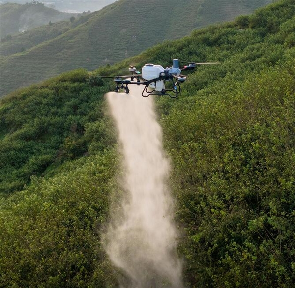 48999元!大疆发布T100S旗舰农业无人机:吊载95公斤 一次播撒两袋肥