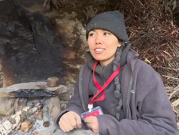 “冷美人”直播洗头:10万+网友围观