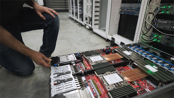 微软发布Cobalt 200处理器:基于Arm架构CPU 性能提升50%