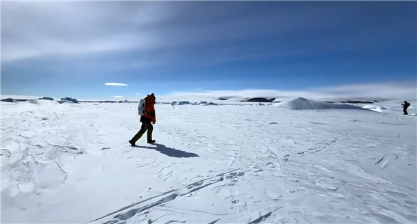 俞敏洪:鼓励员工吐槽自己 明年会选员工、会员来南极看看