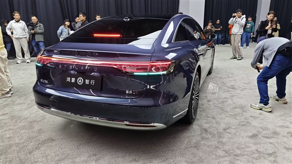 正面硬刚奔驰E宝马5！新款鸿蒙智行享界S9上市：万起