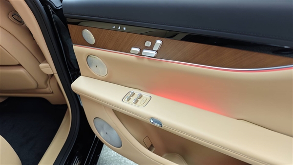 正面硬刚奔驰E宝马5！新款鸿蒙智行享界S9上市：万起