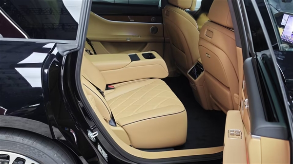 正面硬刚奔驰E宝马5！新款鸿蒙智行享界S9上市：万起