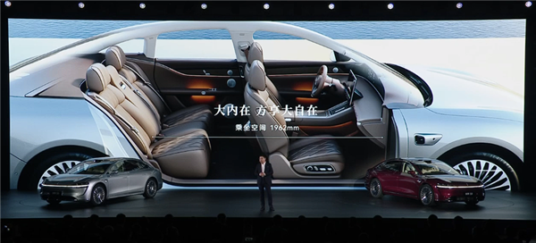 正面硬刚奔驰E宝马5！新款鸿蒙智行享界S9上市：万起