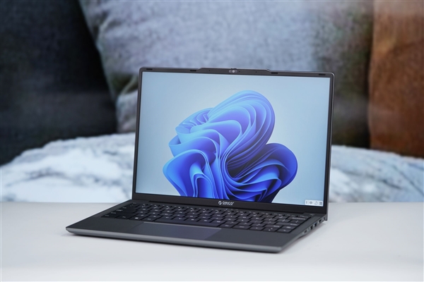 首发仅2899元 奥睿科Obook超能笔记本图赏