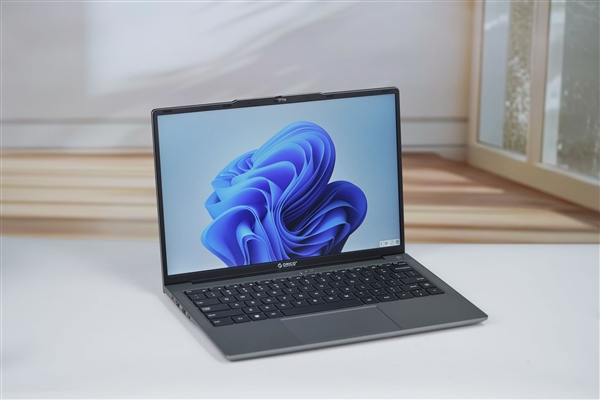 首发仅2899元 奥睿科Obook超能笔记本图赏