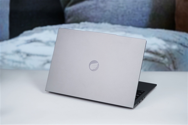 首发仅2899元 奥睿科Obook超能笔记本图赏