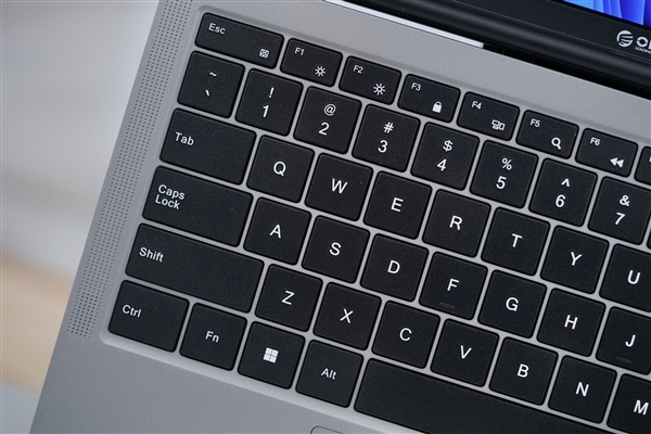 首发仅2899元 奥睿科Obook超能笔记本图赏