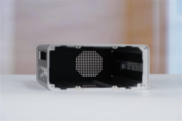 致敬苹果Mac Pro刨丝器！奥睿科Omini Pro迷你机图赏