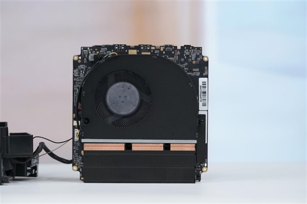 致敬苹果Mac Pro刨丝器！奥睿科Omini Pro迷你机图赏