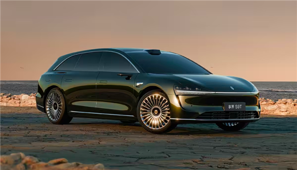 北汽高管：国内豪华车市场因享界加入 已从三强林立变成四足鼎立