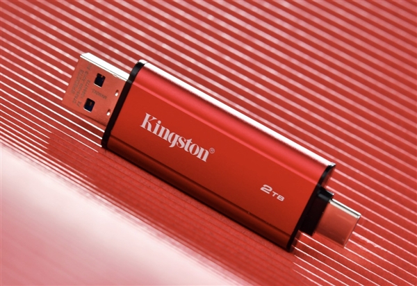 金士顿Dual Portable双接口移动固态硬盘上手:速度起飞 达到1050MB/s