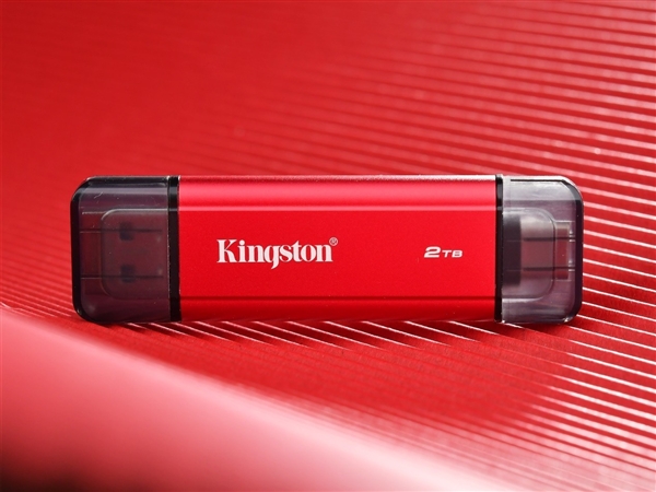 金士顿Dual Portable双接口移动固态硬盘上手:速度起飞 达到1050MB/s