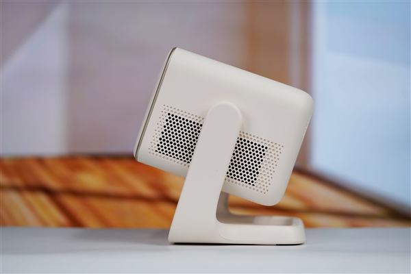 哈曼联名+1000 CVIA流明！哈趣投影H3 Ultra图赏