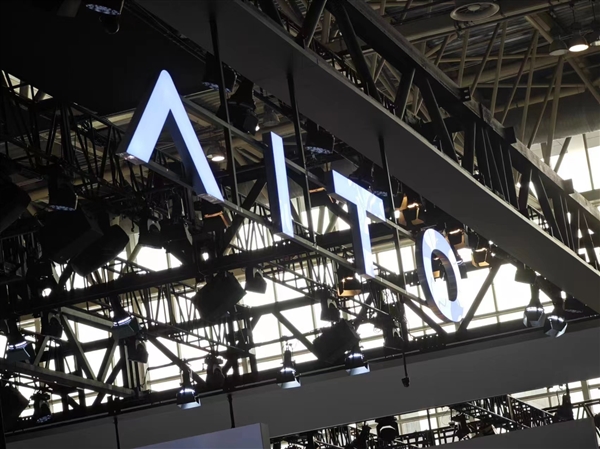 问界又一重磅车登场！问界M6预计明年二季度上市 不会取代M5