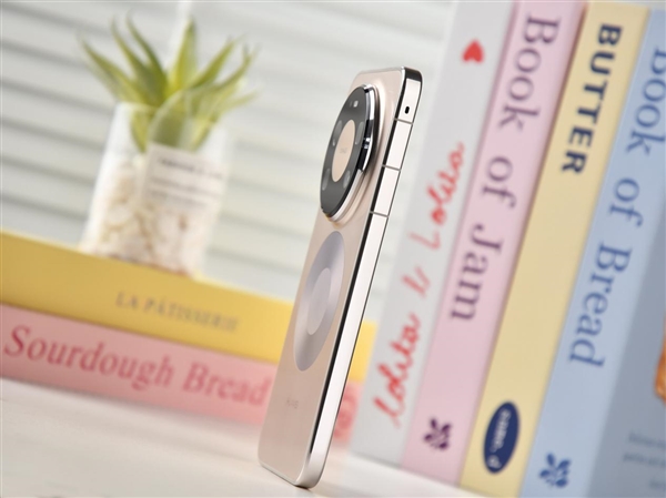 华为王者归来!Mate 80 Pro Max开箱上手:实力够强够出圈