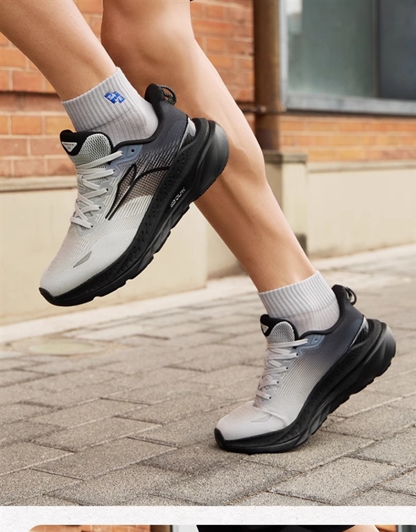 大漏！361°赤焰3 SE跑鞋88元6期免息清仓（门店约499元）