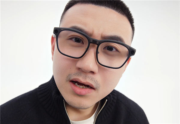 钢铁侠有贾维斯 理想有李维斯!理想AI智能眼镜“Livis官宣