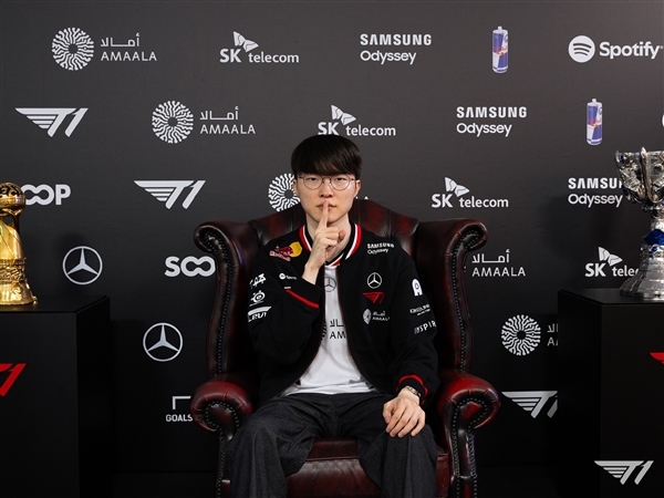 AI挑战世界最强LOL战队:T1答应与马斯克Grok 5对战!