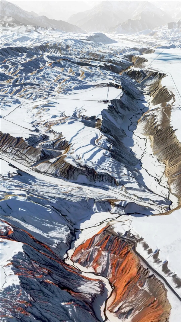 卫星俯瞰人迹罕至的新疆安集海大峡谷:如同七彩画卷