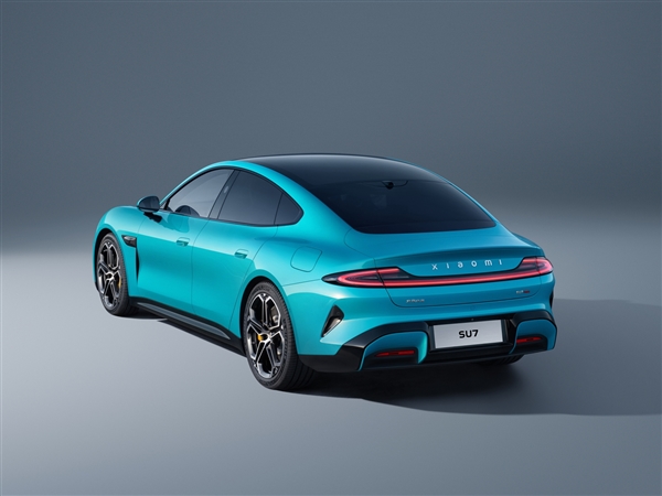 雷军回应小米能耗弱于特斯拉:SU7是C级车配置高 车会重一些能耗肯定会高