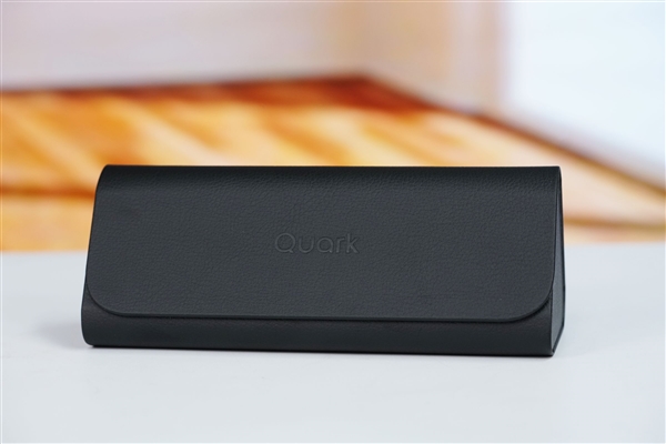 阿里巴巴首款自研旗舰双显AI眼镜!夸克AI眼镜S1图赏