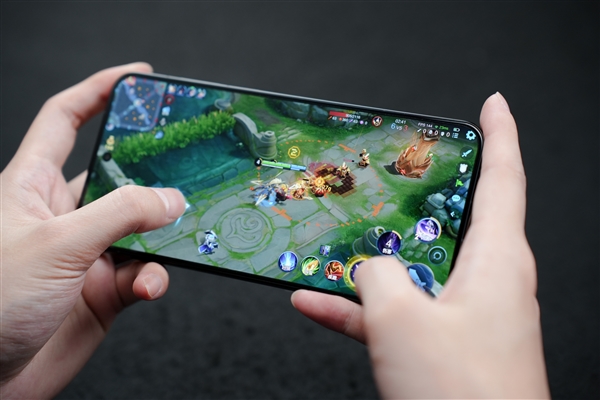 一加Ace 6T续航实测:8300mAh超大电池让你告别续航焦虑