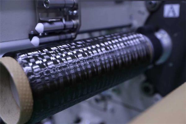 国产高性能碳纤维关键性突破:0.5克可承载200公斤载荷