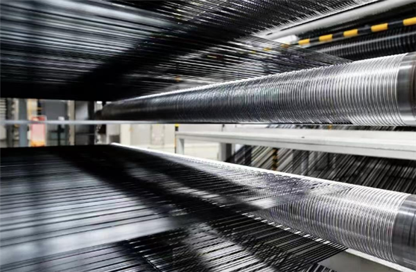 国产高性能碳纤维关键性突破:0.5克可承载200公斤载荷