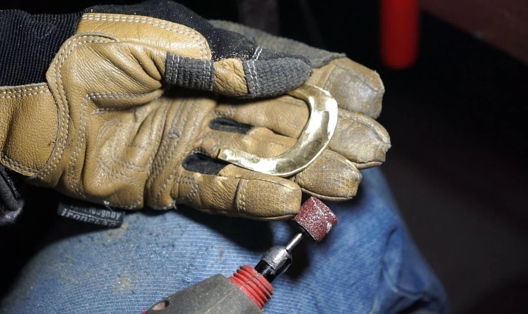 金属配件锻造现场