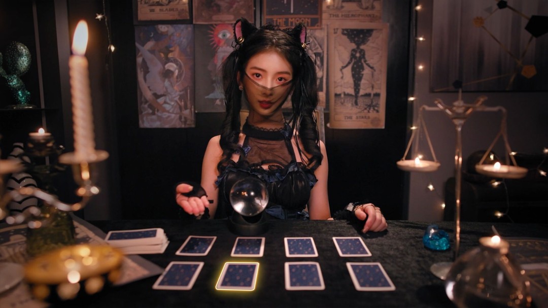 谷雨在复古咖啡馆