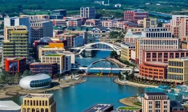 2025年华为花粉年会官宣：12月19日上海练秋湖见！