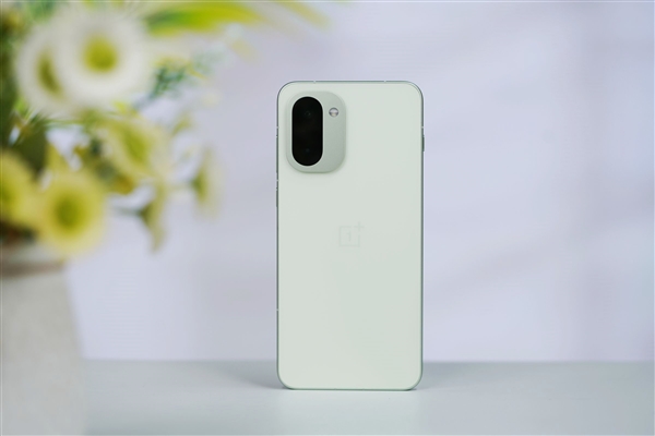 全球首发第五代骁龙8！一加Ace 6T图赏