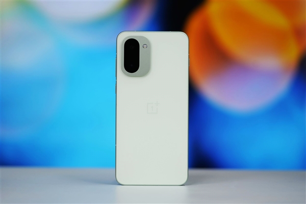 全球首发第五代骁龙8！一加Ace 6T图赏