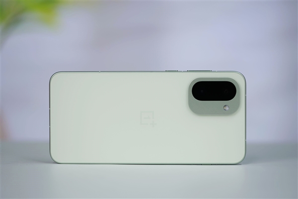 全球首发第五代骁龙8！一加Ace 6T图赏