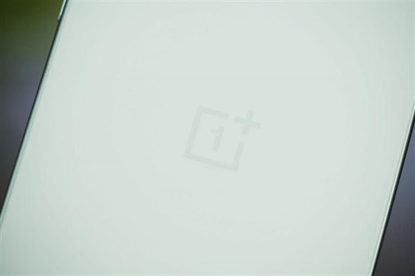 全球首发第五代骁龙8！一加Ace 6T图赏