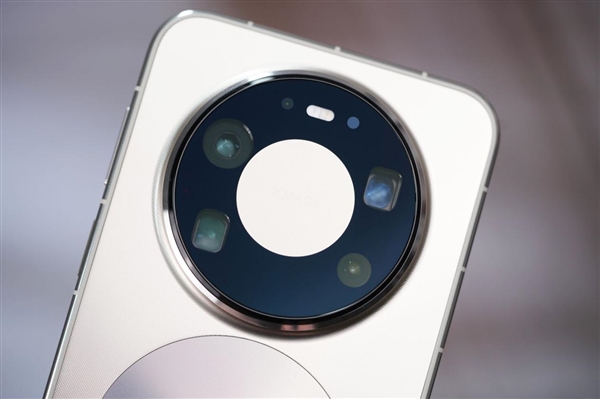 首发麒麟9030 Pro!华为Mate 80 Pro Max图赏