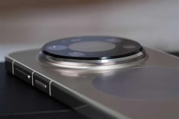 首发麒麟9030 Pro!华为Mate 80 Pro Max图赏