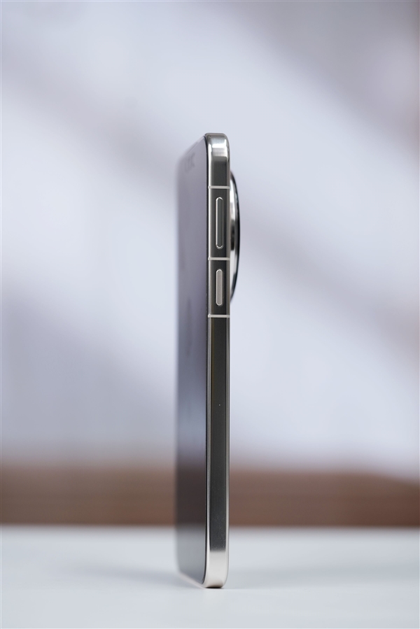 首发麒麟9030 Pro!华为Mate 80 Pro Max图赏