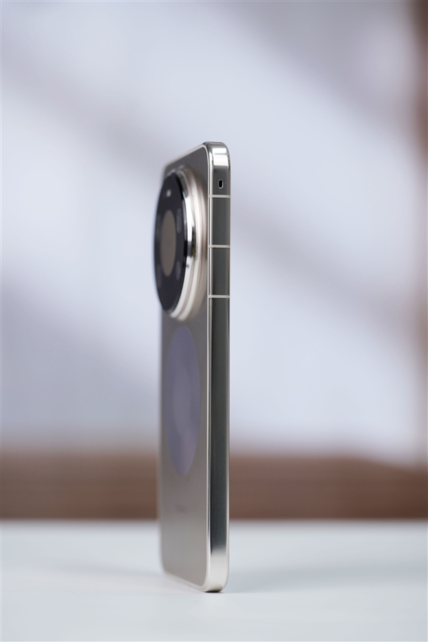 首发麒麟9030 Pro!华为Mate 80 Pro Max图赏