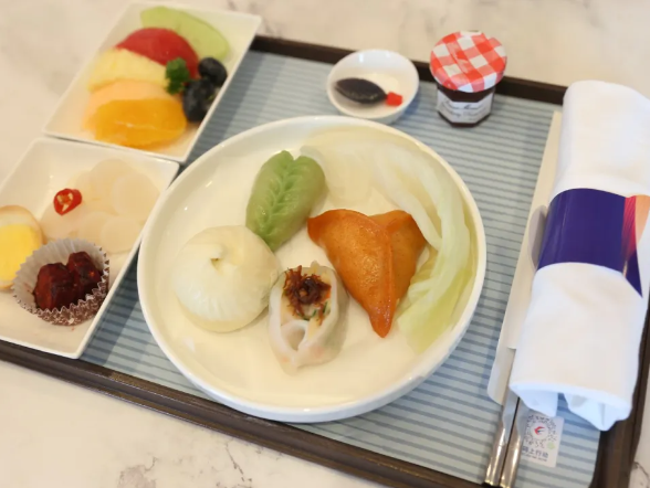 2万公里全球最长航线启航 飞26小时吃啥 飞机餐公布