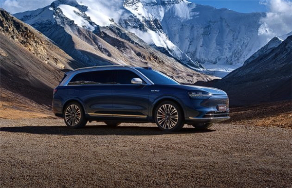 坐稳自主第一豪华汽车！问界10月销量均价同时超越BBA