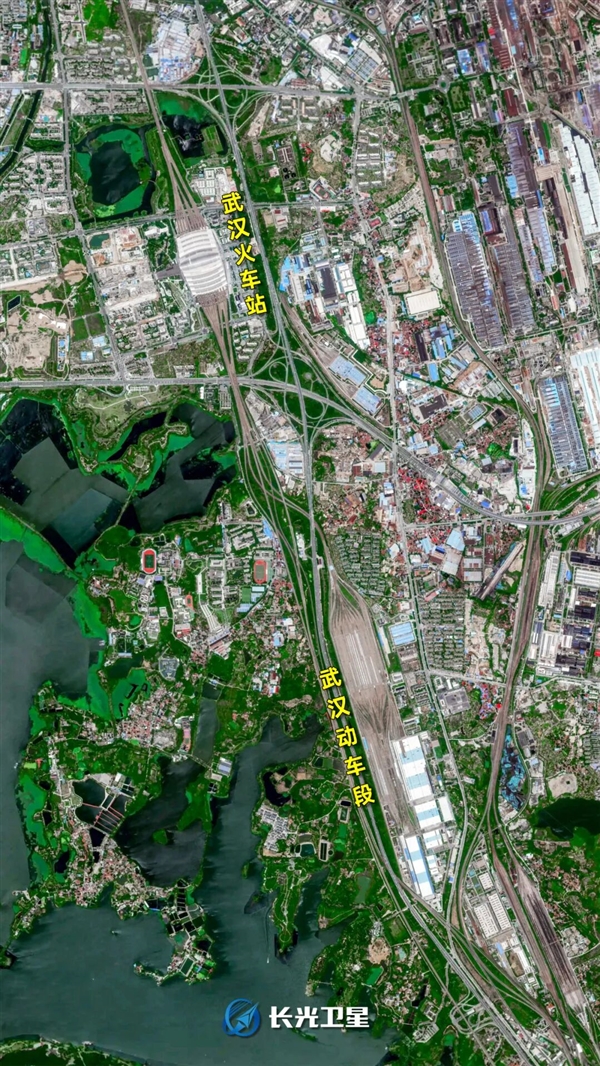 卫星眼里的中国最大高铁车库！妥妥的“陆地航母”