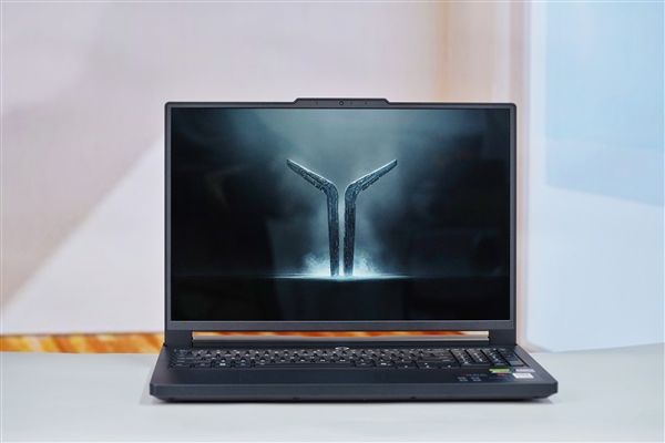专业OLED超竞屏!联想拯救者Y9000P 2025AI元启游戏本图赏