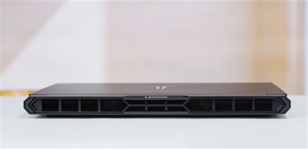 专业OLED超竞屏!联想拯救者Y9000P 2025AI元启游戏本图赏