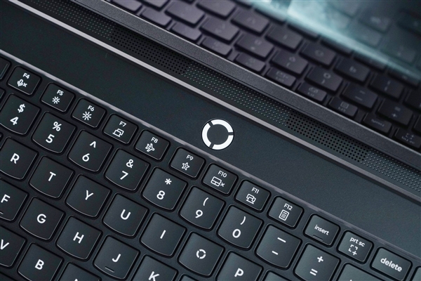 专业OLED超竞屏!联想拯救者Y9000P 2025AI元启游戏本图赏