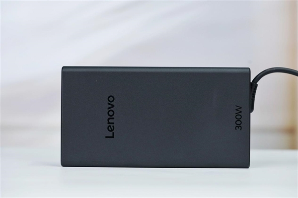 专业OLED超竞屏!联想拯救者Y9000P 2025AI元启游戏本图赏