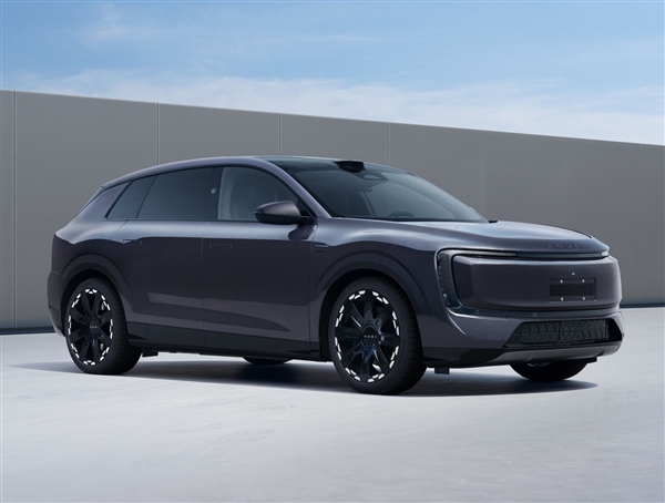 上汽奥迪首款量产SUV AUDI E7 X量产版公布：和谐多了