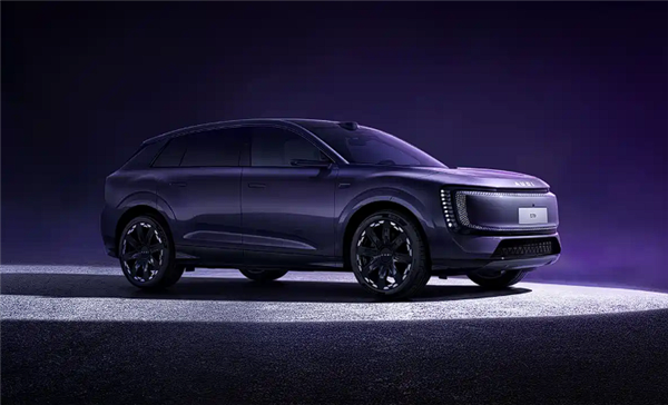 上汽奥迪首款量产SUV AUDI E7 X量产版公布：和谐多了